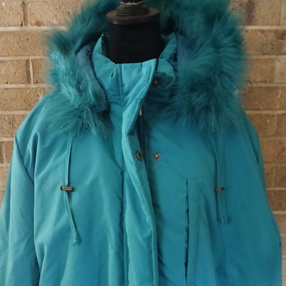 Teal Fur-Trimmed Women's Puffer Jacket